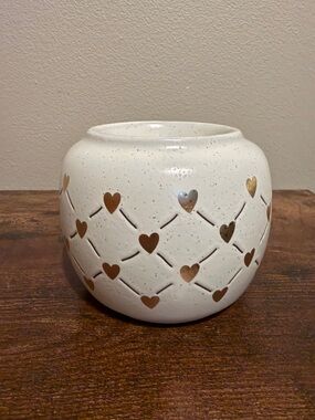 Scentsy Love connection warmer white with Gold Accents